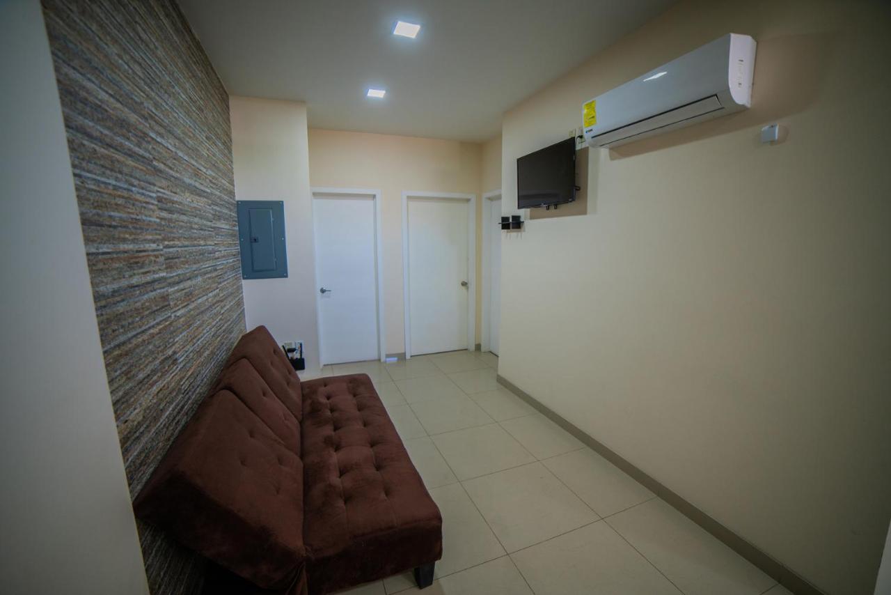California Comfort & Suites ลอส อัลโกโดเนส ภายนอก รูปภาพ