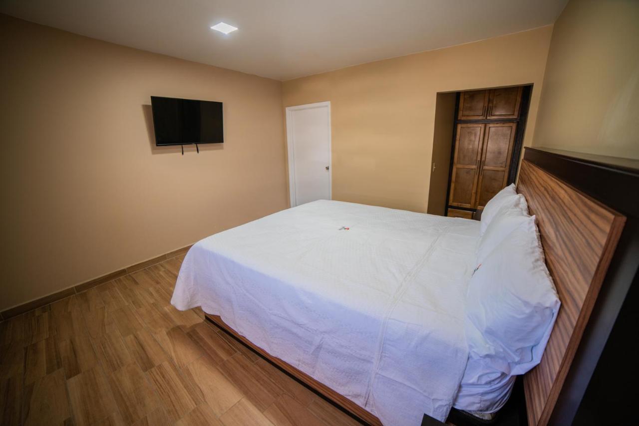 California Comfort & Suites ลอส อัลโกโดเนส ภายนอก รูปภาพ