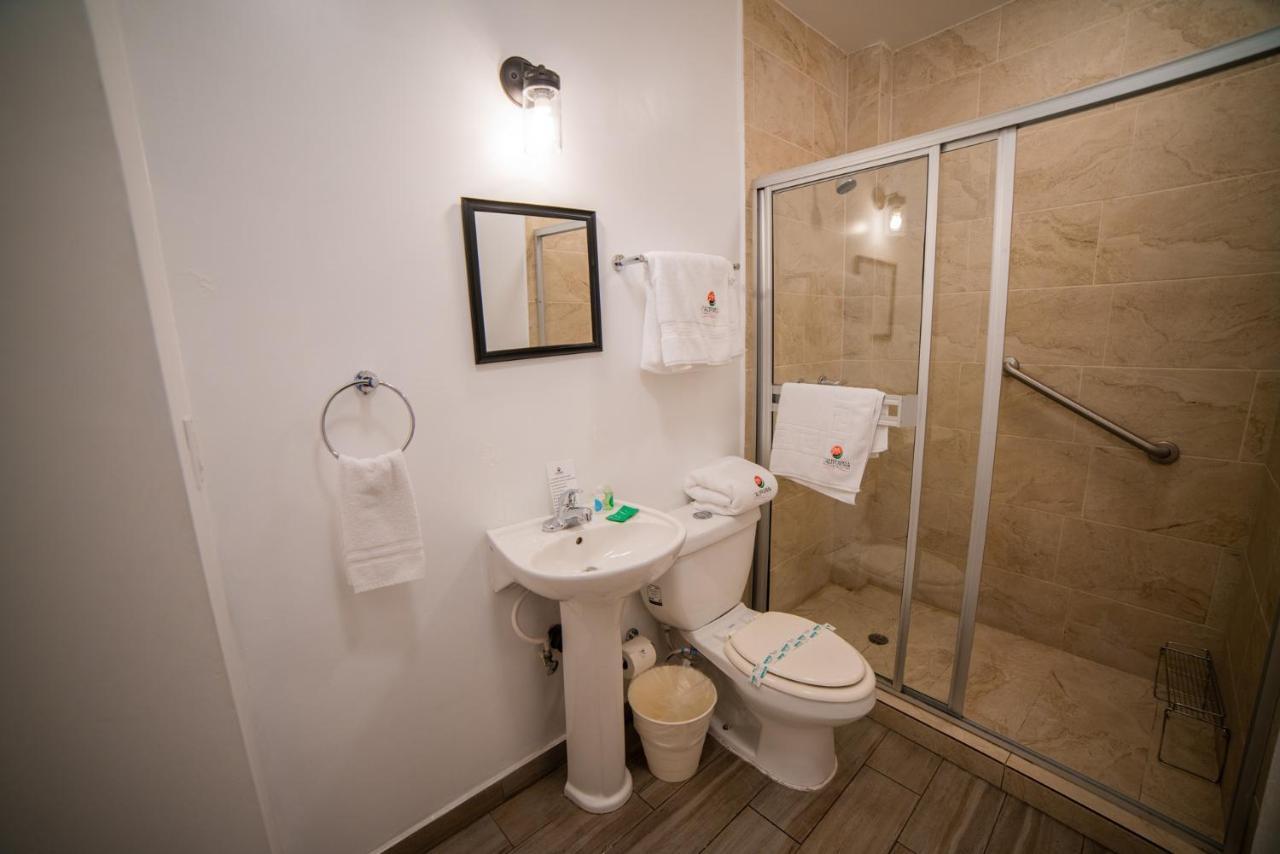 California Comfort & Suites ลอส อัลโกโดเนส ภายนอก รูปภาพ