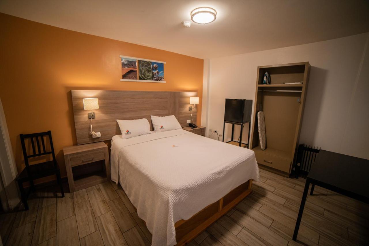 California Comfort & Suites ลอส อัลโกโดเนส ภายนอก รูปภาพ